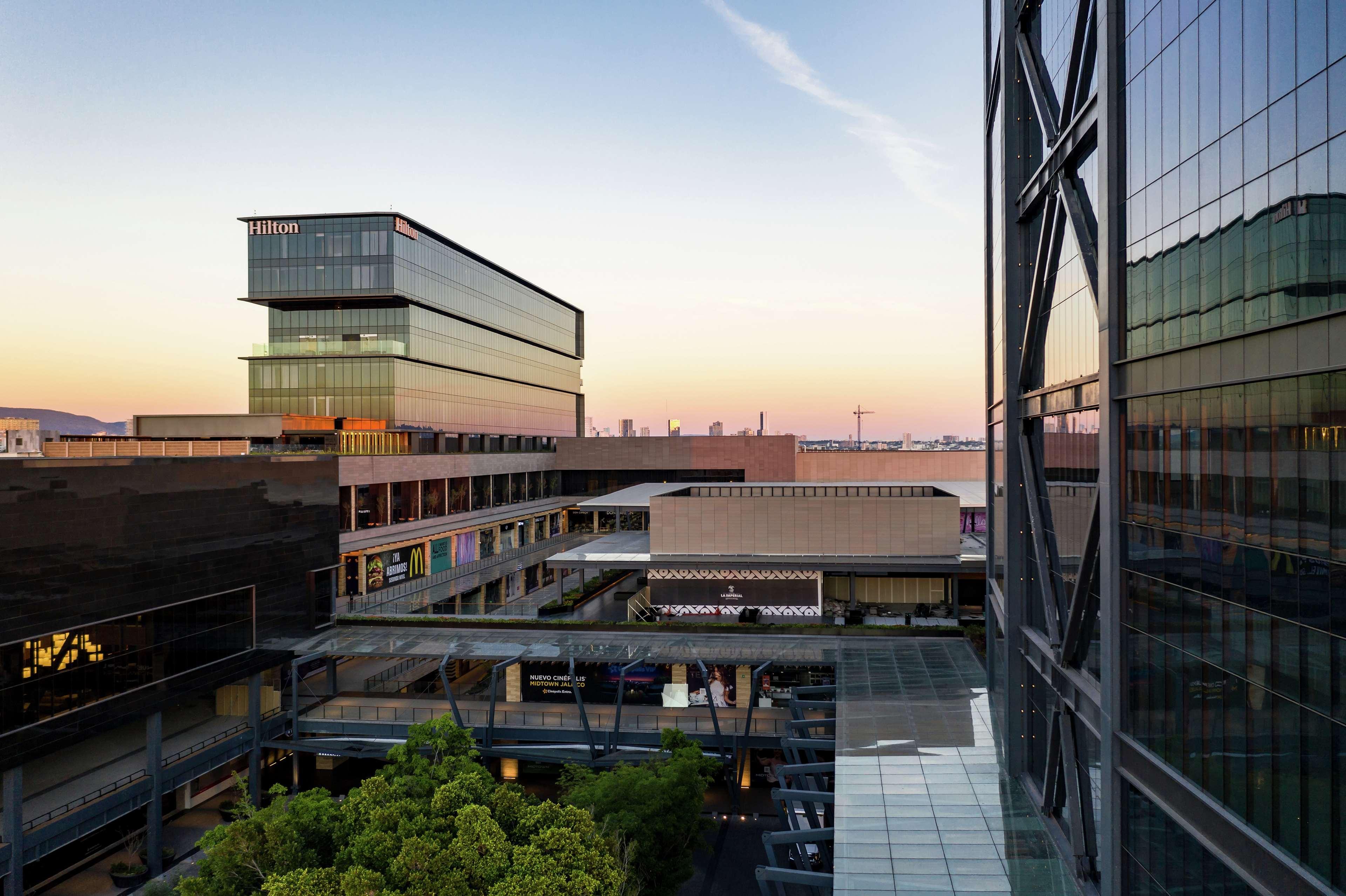 Hilton Guadalajara Midtown Hotel Екстериор снимка