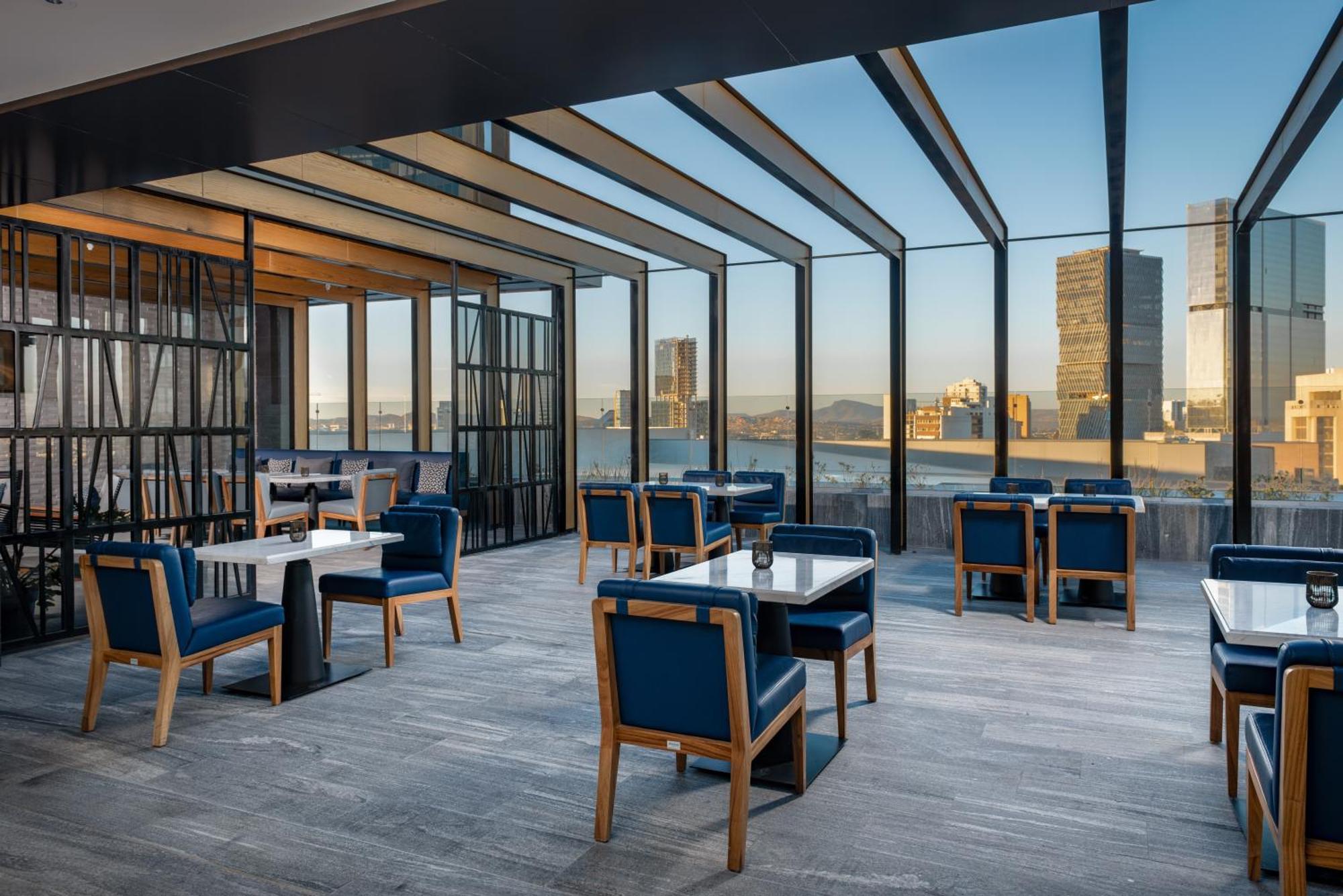 Hilton Guadalajara Midtown Hotel Екстериор снимка