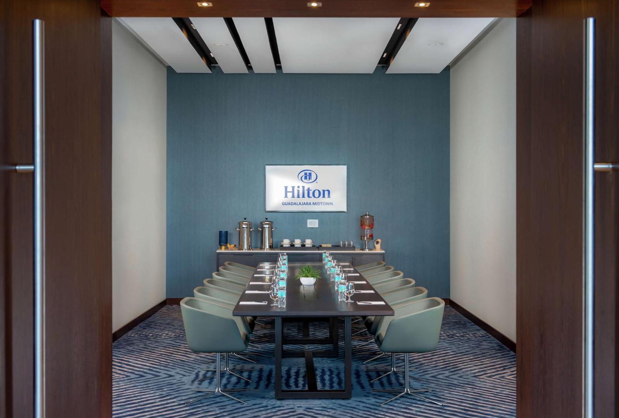 Hilton Guadalajara Midtown Hotel Екстериор снимка