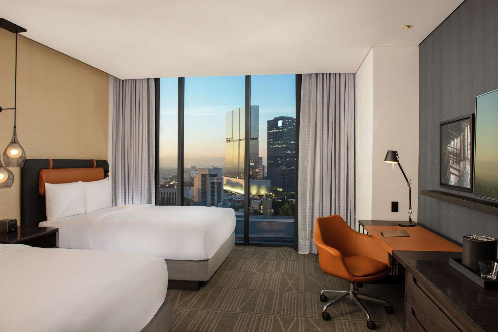Hilton Guadalajara Midtown Hotel Екстериор снимка